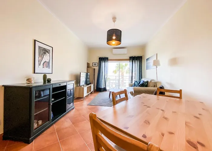 Sea View By & Marina #1869 لاغوس